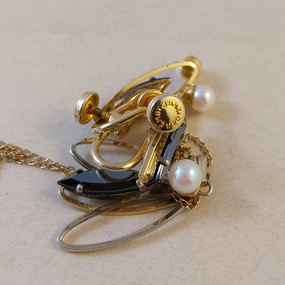 Elegant  14/ 20 KGF Gold  Necklace Pendant and 14/20 KGF Real Pearl Earring Set - Picture 14 of 16